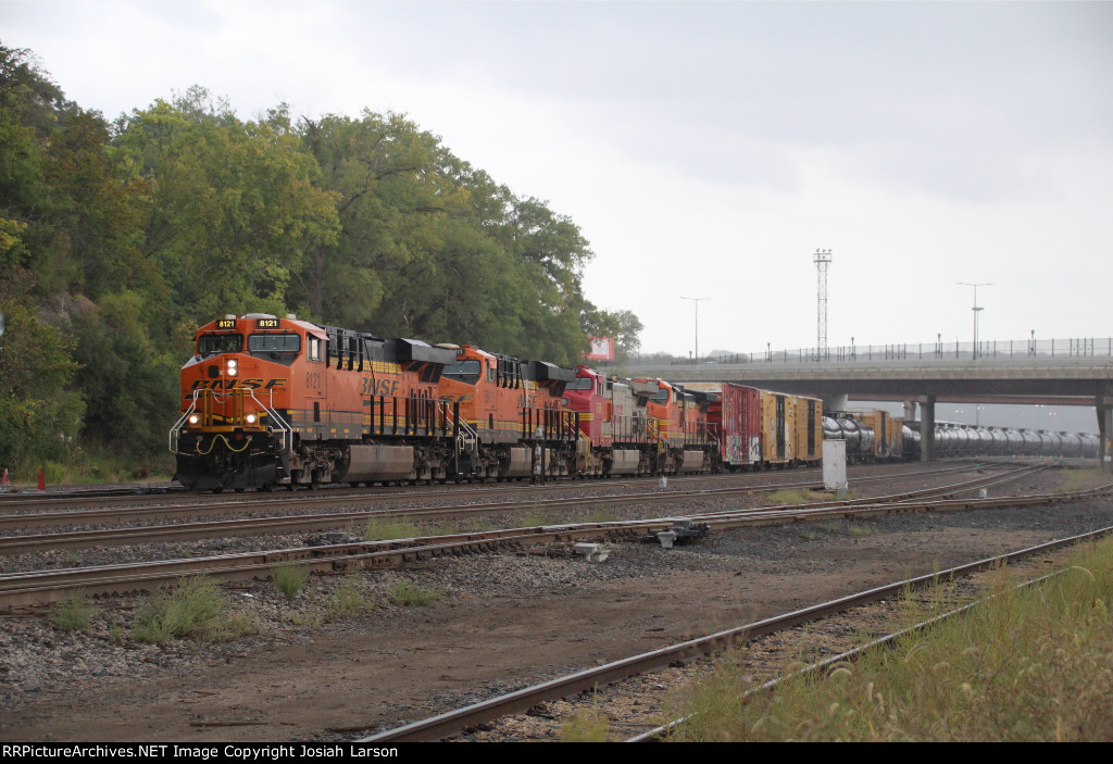 BNSF 8121 West